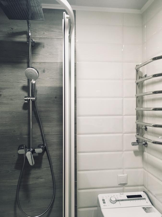Modern Chaikovskogo Apartment リヴィウ エクステリア 写真