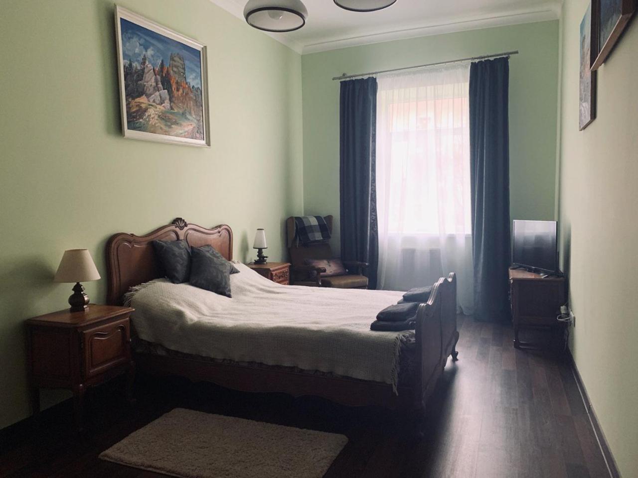 Modern Chaikovskogo Apartment リヴィウ エクステリア 写真