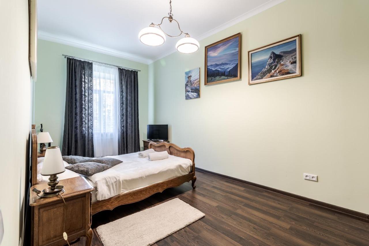 Modern Chaikovskogo Apartment リヴィウ エクステリア 写真