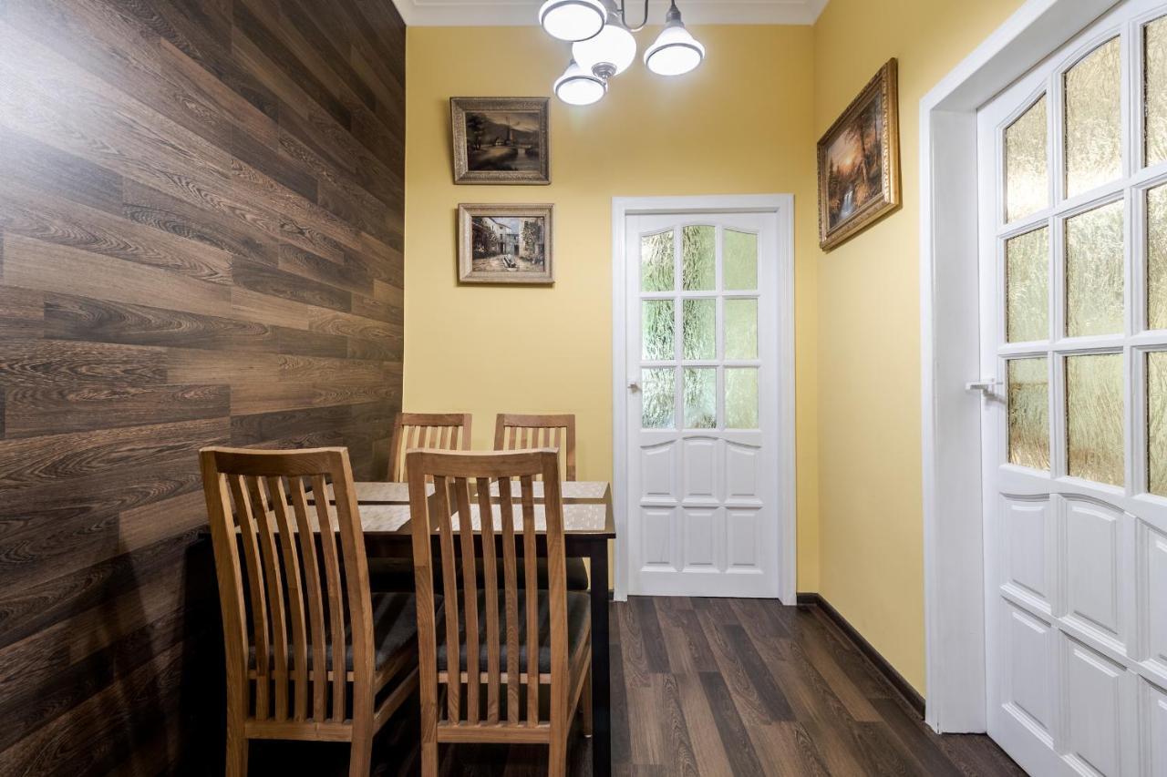 Modern Chaikovskogo Apartment リヴィウ エクステリア 写真